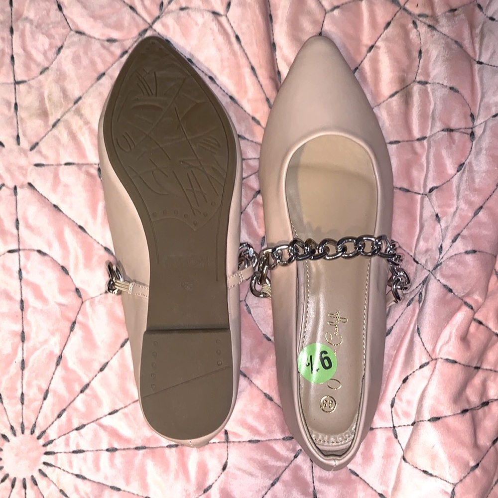 Jessica Carlyle pink flats with chain never worn